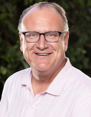 Headshot of Peter Burns